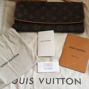 Luv Monogram Pochette